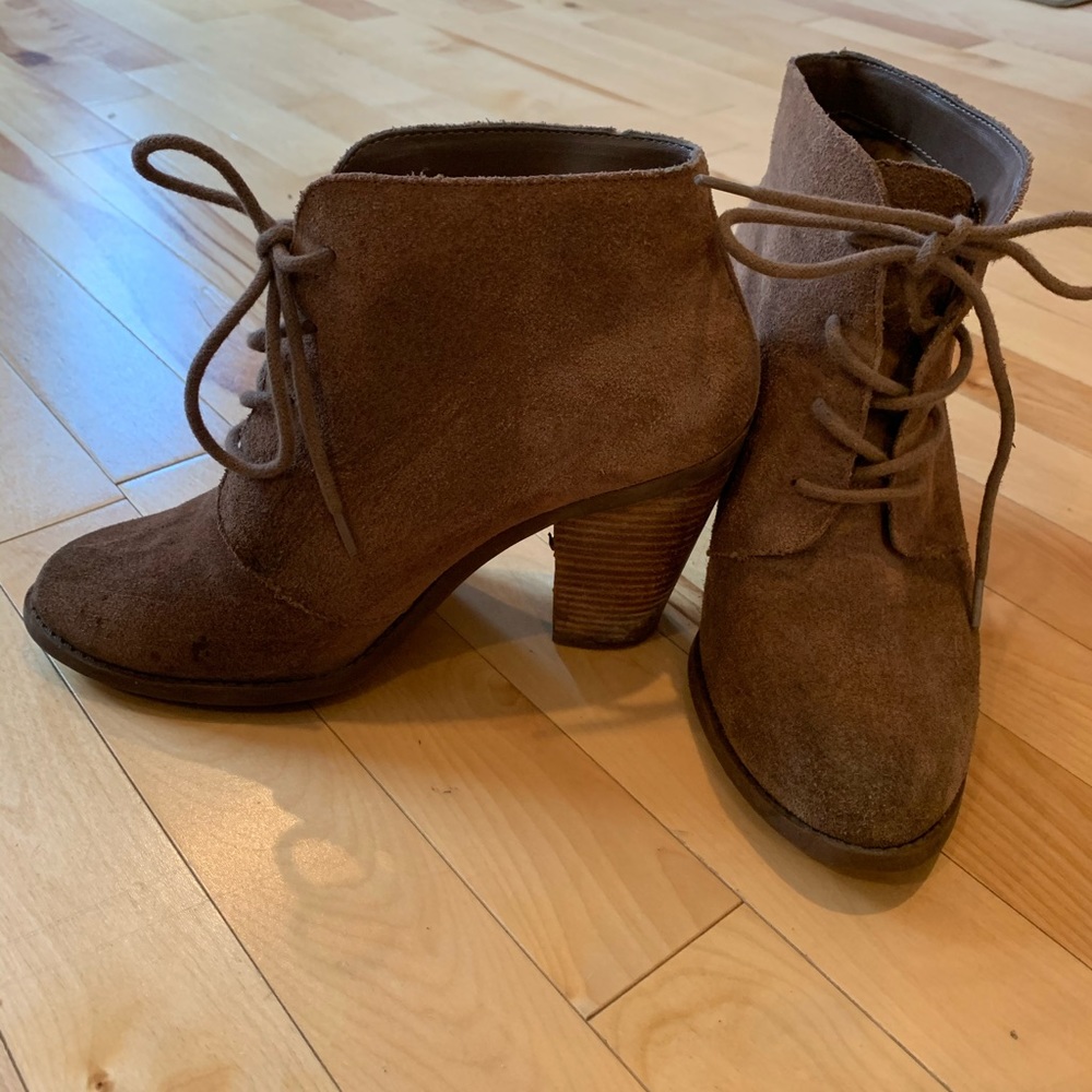 Jessica Simpson tan suede booties - Picture 2 of 6